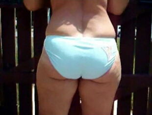 Donna Swimsuit Backside Flick over and over